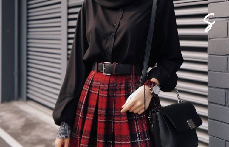 Inspirasi OOTD Kemeja Hitam dengan Rok untuk yang Berhijab