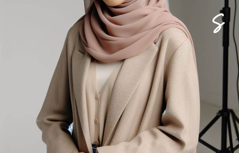 Tips Berpakaian Agar Terlihat Muda untuk yang Berhijab
