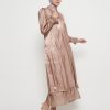 Gamis Shimmer Wanita Mewah Warna Mocca dengan Payet Shenada - Depan 2