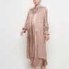 Gamis Shimmer Wanita Mewah Warna Mocca dengan Payet Shenada - Depan 3
