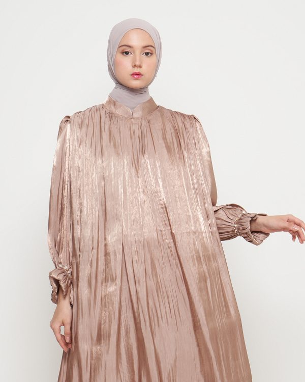 Gamis Shimmer Wanita Mewah Warna Mocca dengan Payet Shenada - Depan 4