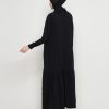 Gamis Wanita Mewah Warna Black dengan Payet Shenada - Belakang 1 - Potrait