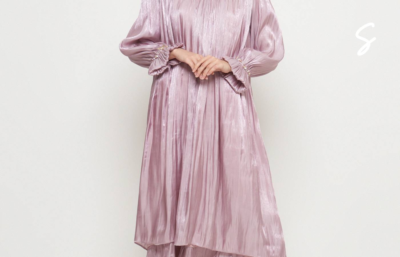 Cara Cek Kualitas Bahan Gamis Shimmer dengan Detail