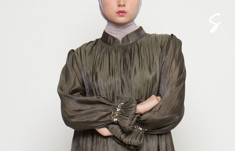 Cara Menyimpan Gamis Shimmer yang Tepat dan Bebas Rusak