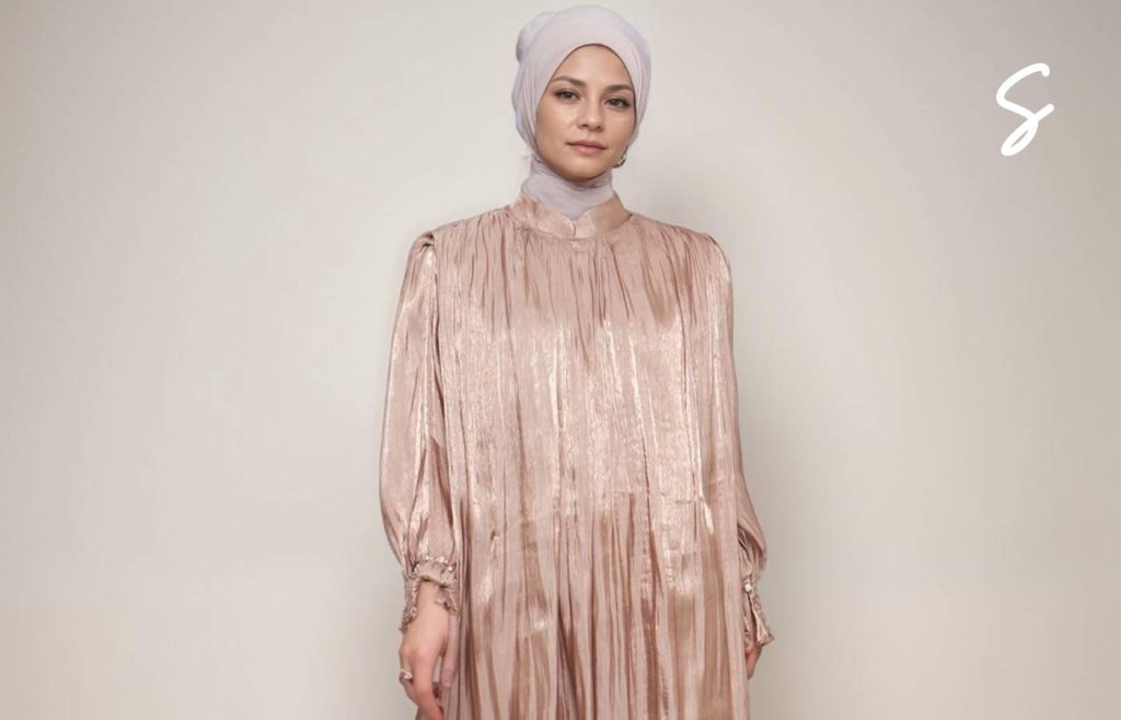 Opsi Warna Gamis Shenada untuk Kulit Warm Undertone Paling Cocok 8 Opsi Warna Gamis Shenada untuk Kulit Warm Undertone Paling Cocok