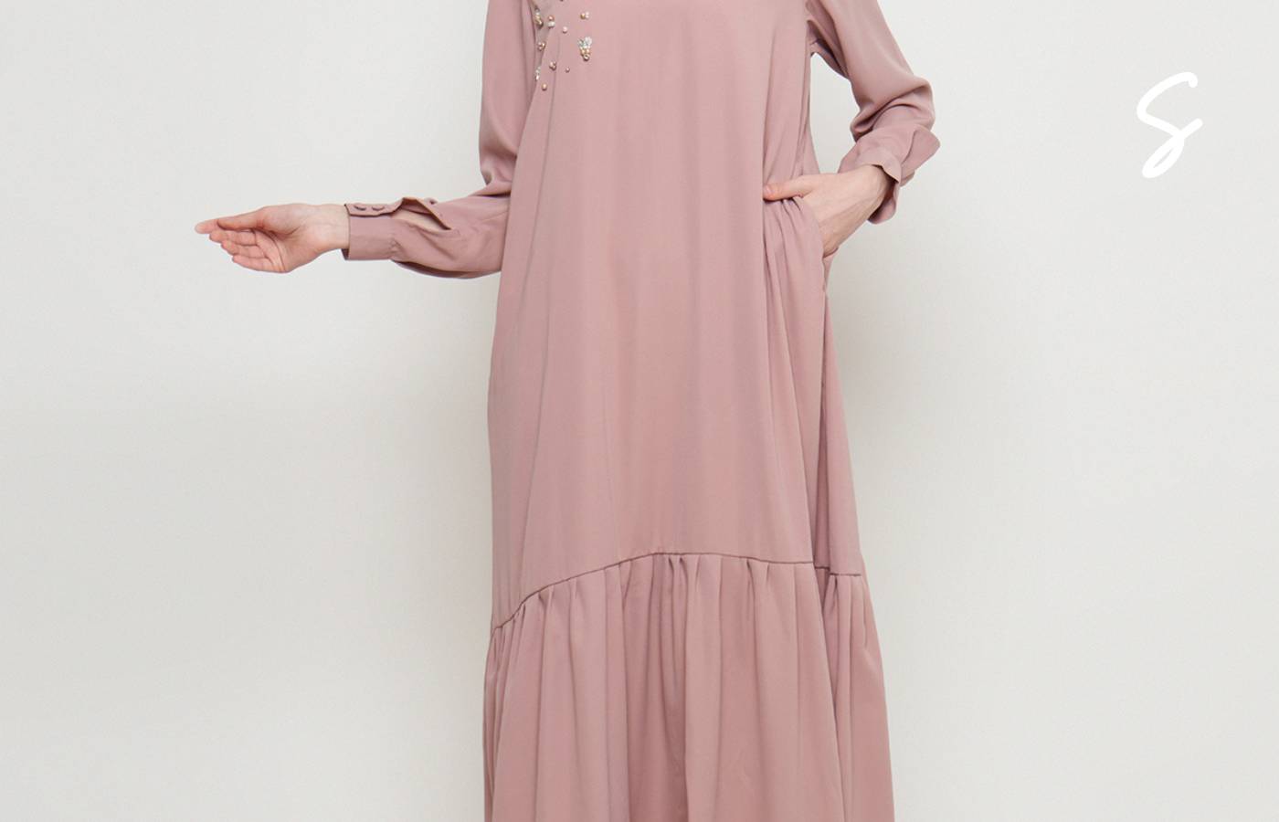 Pilihan Warna Gamis yang Cocok untuk Kulit Sawo Matang