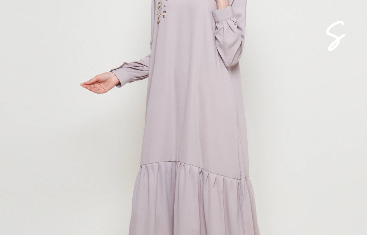 Rekomendasi Warna Gamis yang Cocok untuk Kulit Kuning Langsat