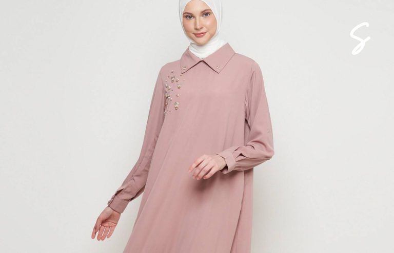Rekomendasi Warna Jilbab yang Cocok dengan Gamis Warna Rosy Brown