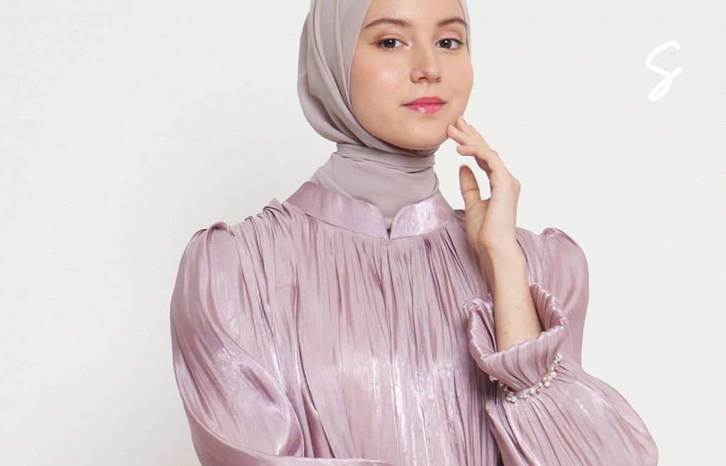 7 Warna Baju yang Membuat Kulit Lebih Cerah, Wajah Lebih Glowing! 7 Warna Baju yang Membuat Kulit Lebih Cerah