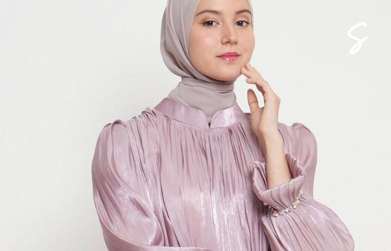 Warna Baju yang Membuat Kulit Lebih Cerah
